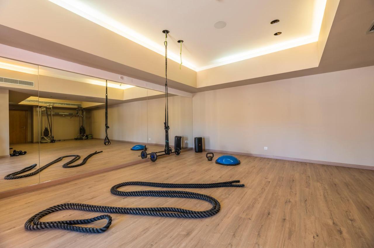 Vale Da Lapa Village Resort Carvoeiro  Buitenkant foto The gym at the hotel
