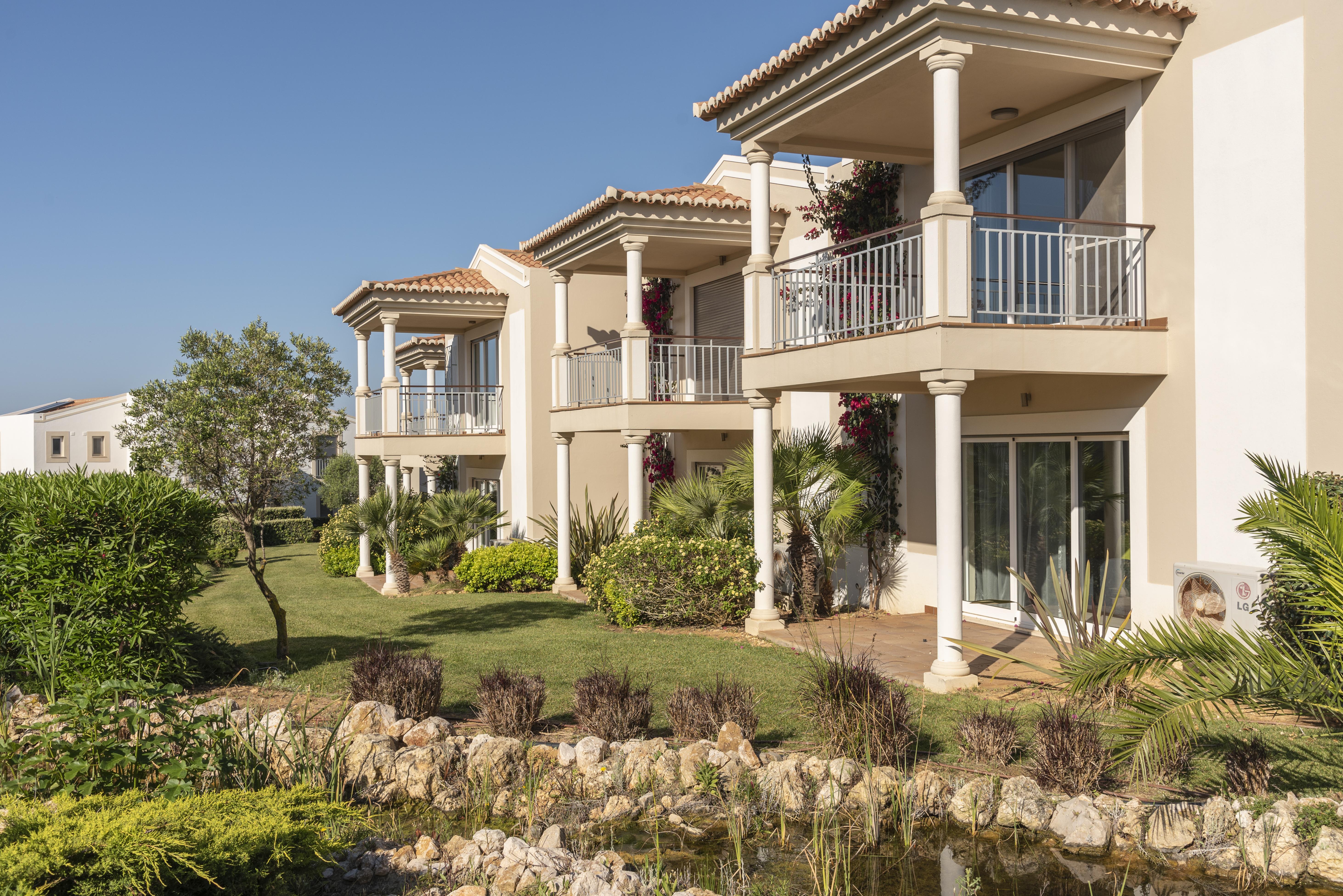 Vale Da Lapa Village Resort Carvoeiro  Buitenkant foto A typical apartment block in Quinta do Lago