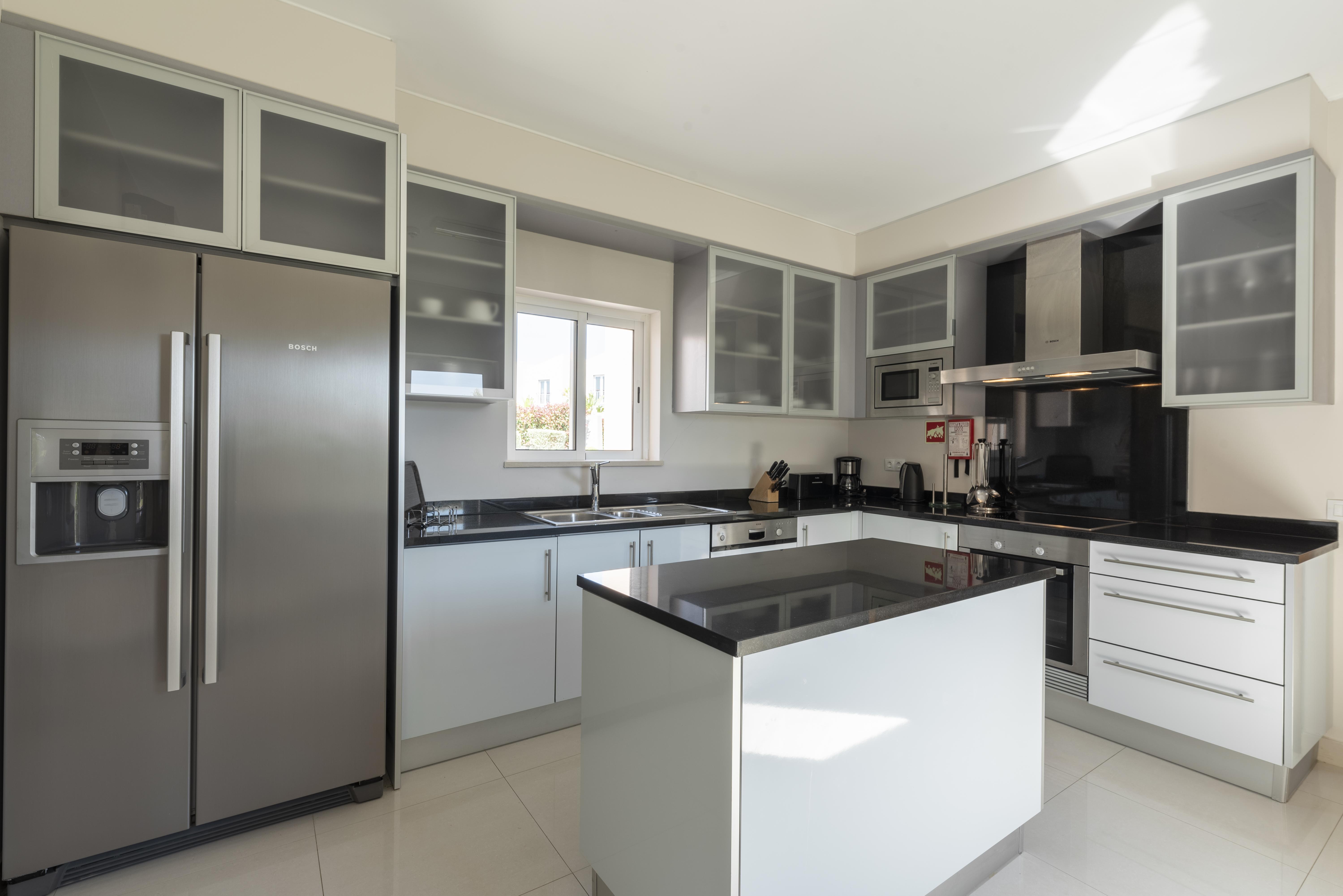 Vale Da Lapa Village Resort Carvoeiro  Buitenkant foto A modern kitchen
