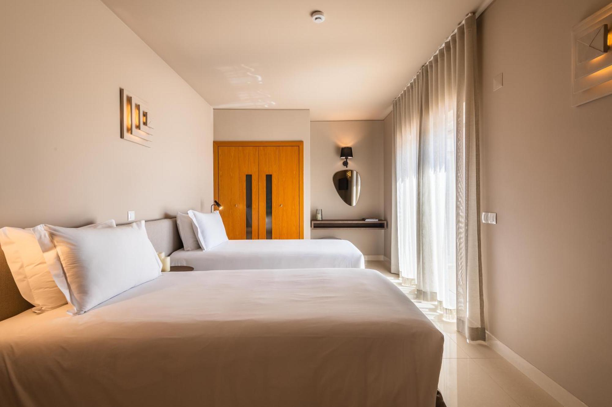 Vale Da Lapa Village Resort Carvoeiro  Buitenkant foto A room at the hotel