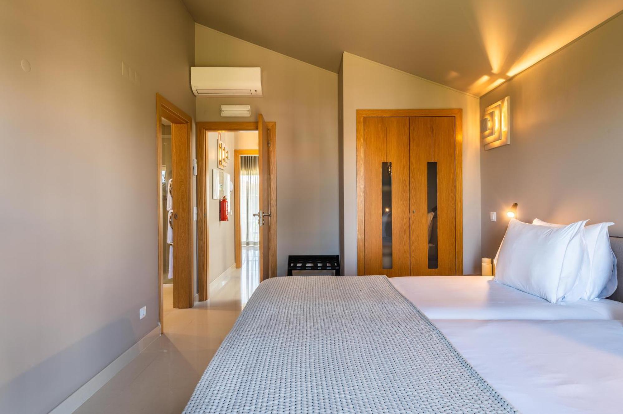 Vale Da Lapa Village Resort Carvoeiro  Buitenkant foto A bedroom at the hotel