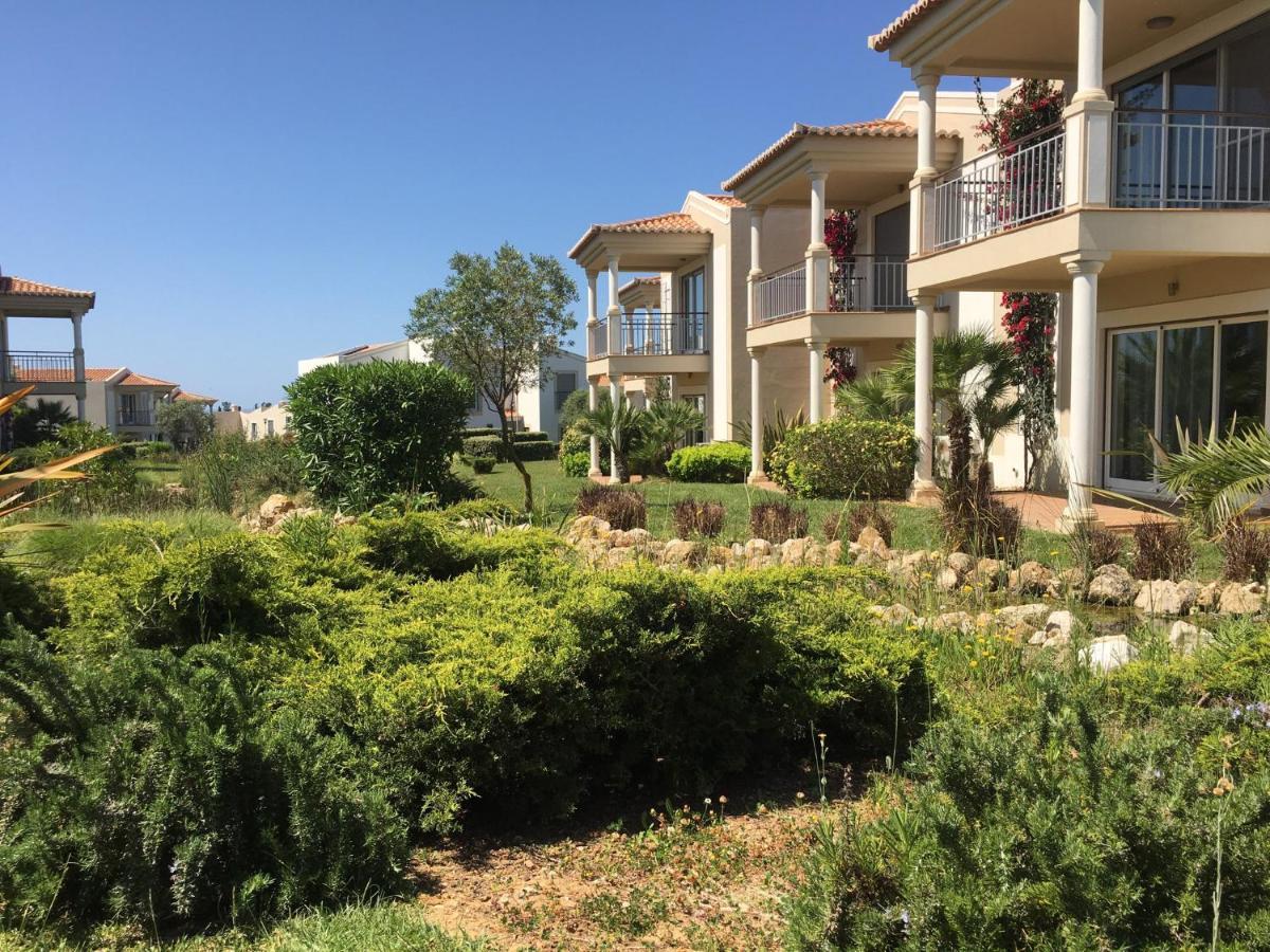 Vale Da Lapa Village Resort Carvoeiro  Buitenkant foto Residential area in Agia Napa